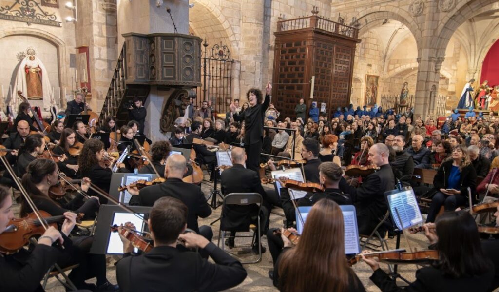 Beatriz Fernández Aucejo con la Orquesta del Romanticismo