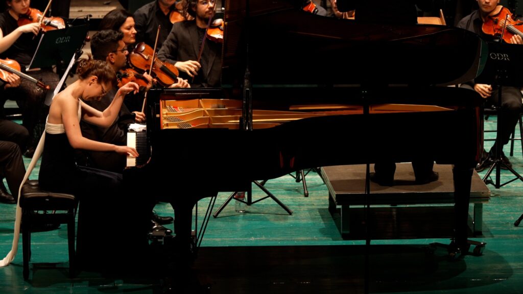 Sofía Meladze Shenguelia y la Orquesta del Romanticismo